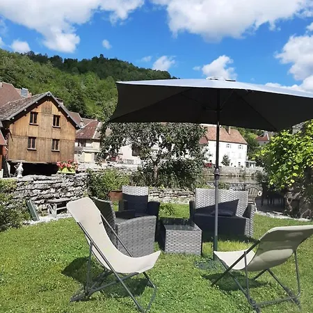 Au Fil De Bed & Breakfast Lods